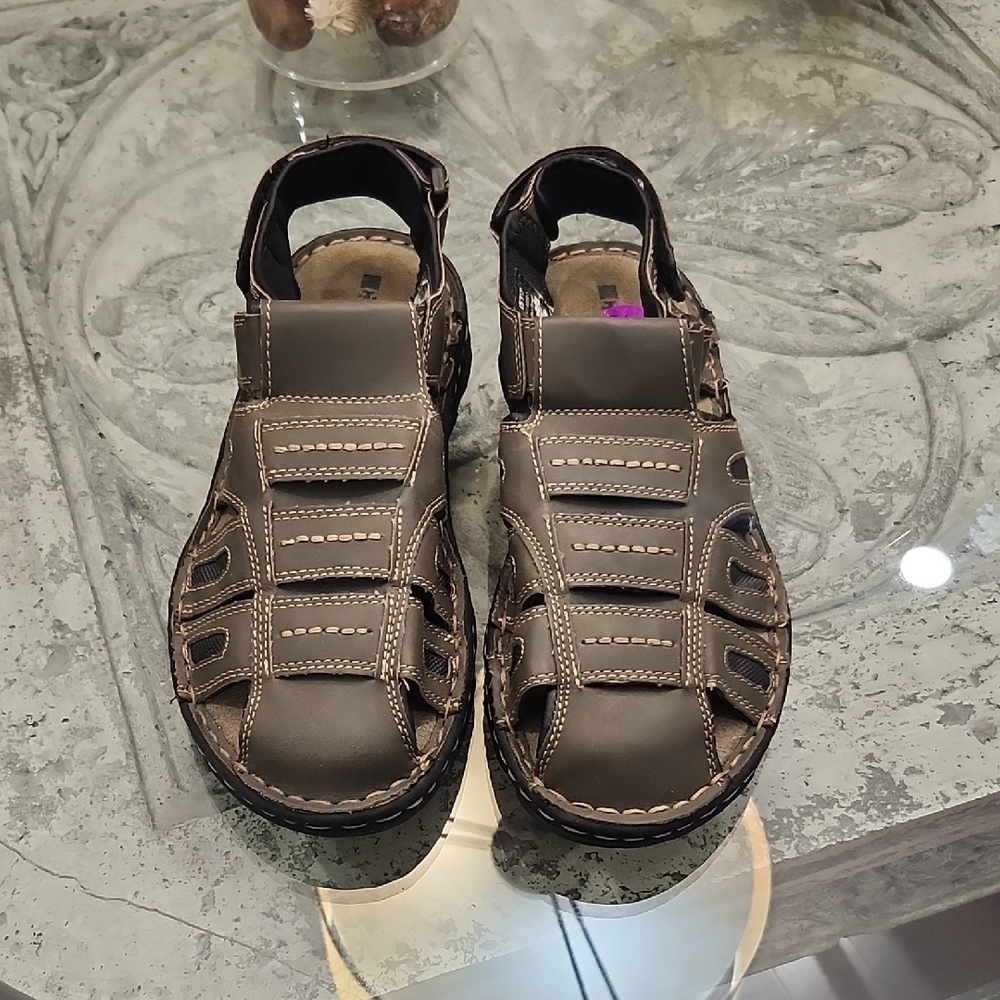 Men's Brown Leather Sandals Claiborne Size 8.5 New Never Worn!